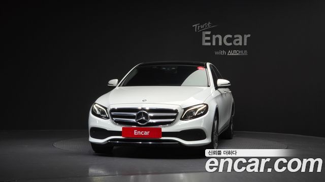 Mercedes-Benz E-Class E300 4MATIC Avnatgarde