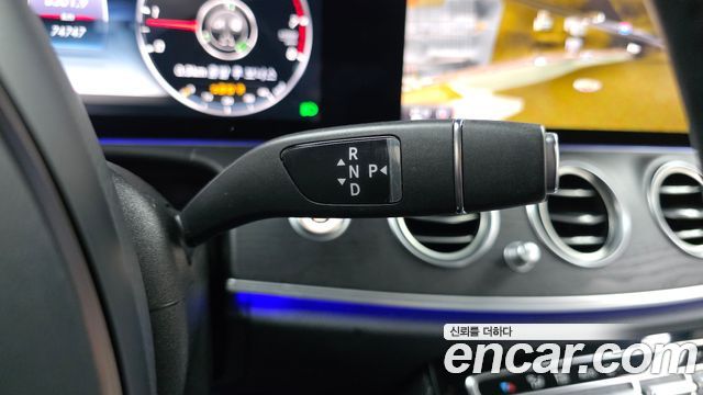 Mercedes-Benz E-Class E300 4MATIC Avnatgarde