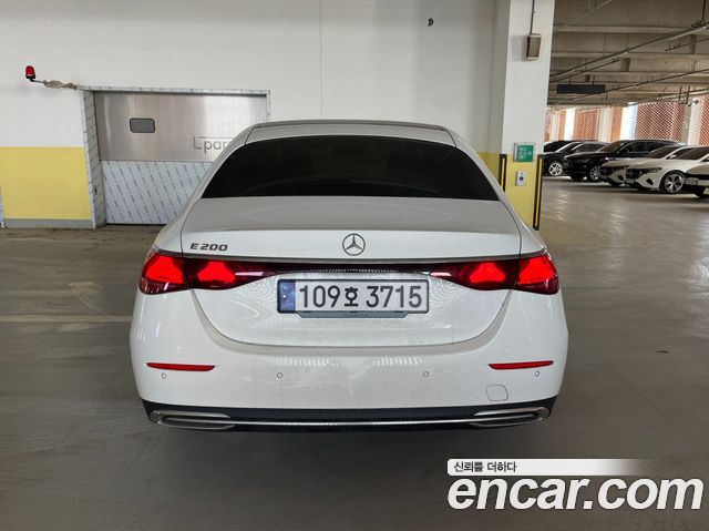 Mercedes-Benz E-Class E200 Avantgarde