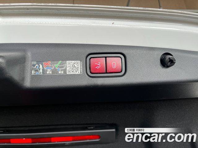 Mercedes-Benz E-Class E200 Avantgarde