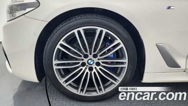 BMW 5-Series 530i M Sport Package Plus
