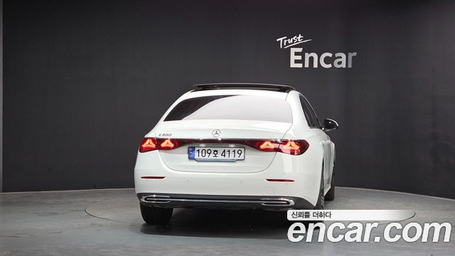 Mercedes-Benz E-Class E200 Avantgarde