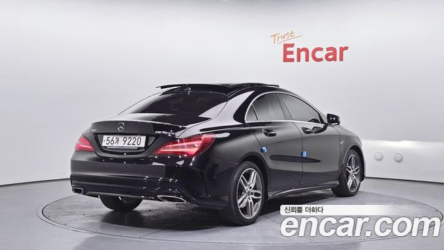 Mercedes-Benz CLA-Class CLA220 AMG Line