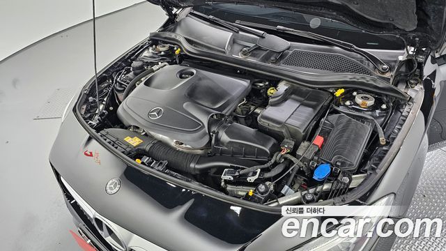 Mercedes-Benz CLA-Class CLA220 AMG Line