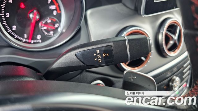 Mercedes-Benz CLA-Class CLA220 AMG Line