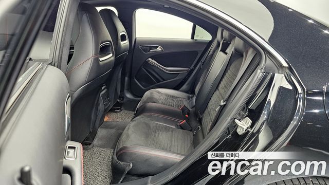 Mercedes-Benz CLA-Class CLA220 AMG Line