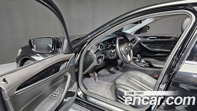 BMW 5-Series 520d Luxury Special Edition