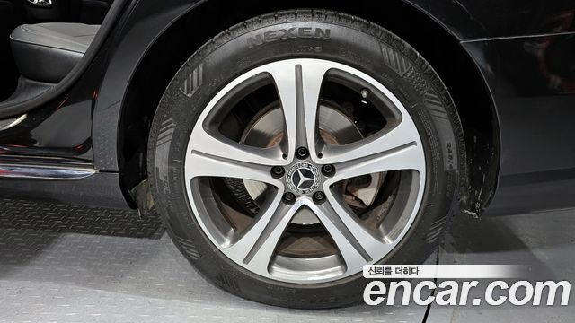 Mercedes-Benz E-Class E300 Avantgarde