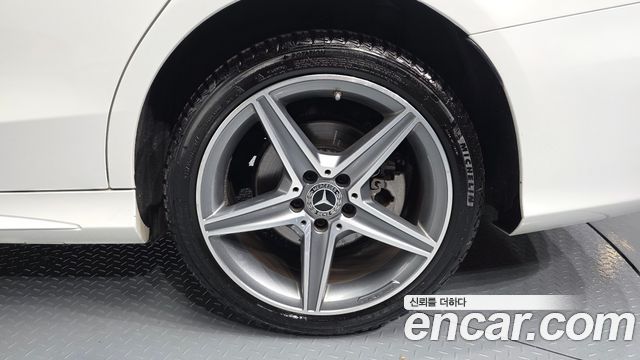 Mercedes-Benz C-Class C200 4MATIC AMG Line