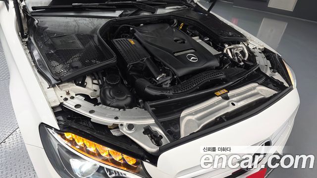 Mercedes-Benz C-Class C200 4MATIC AMG Line