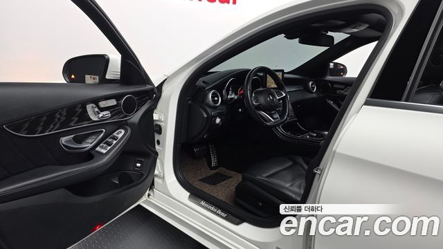 Mercedes-Benz C-Class C200 4MATIC AMG Line