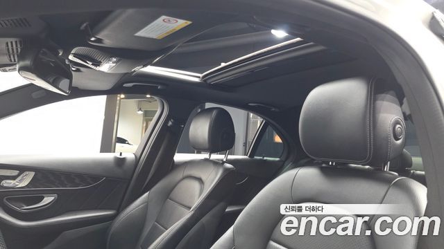 Mercedes-Benz C-Class C200 4MATIC AMG Line