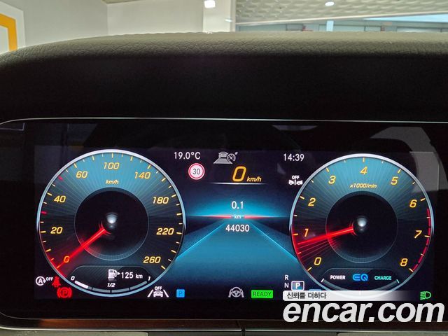 Mercedes-Benz E-Class E350 4MATIC AMG Line