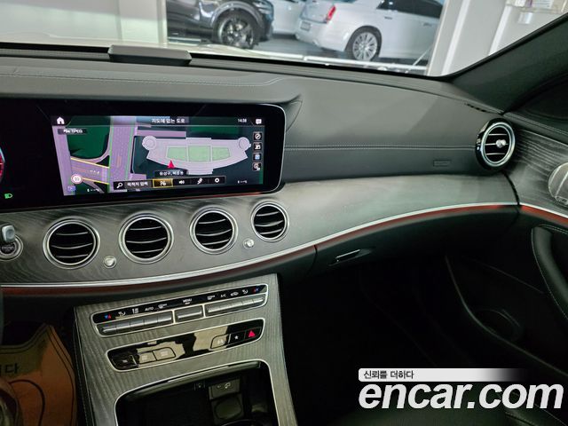 Mercedes-Benz E-Class E350 4MATIC AMG Line