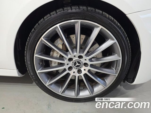Mercedes-Benz E-Class E350 4MATIC AMG Line
