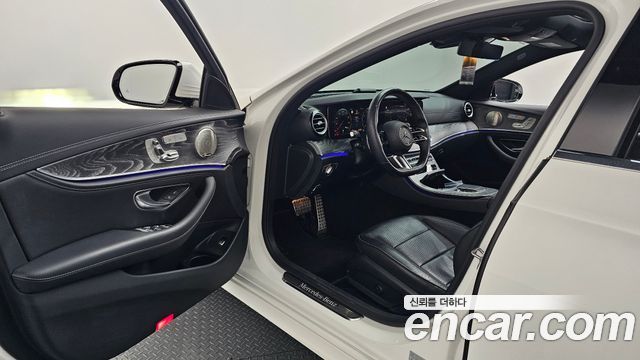 Mercedes-Benz E-Class E350 4MATIC AMG Line