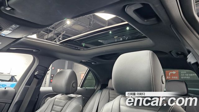 Mercedes-Benz E-Class E350 4MATIC AMG Line