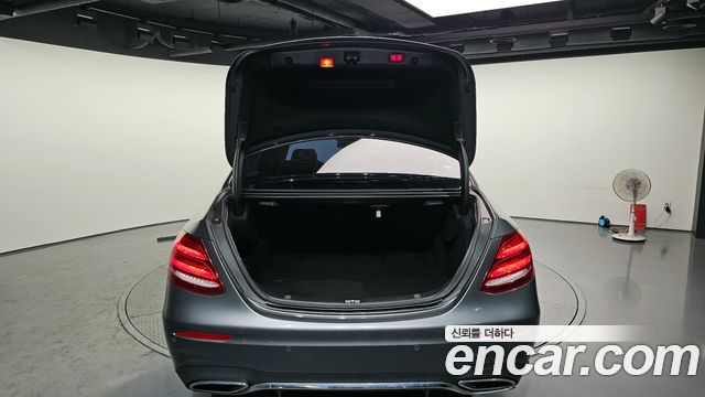 Mercedes-Benz E-Class E350d
