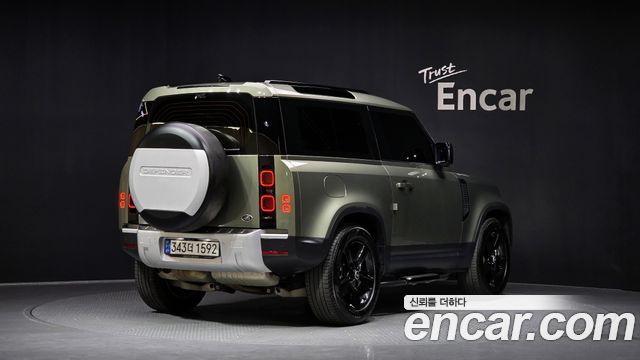 Land Rover Defender 90 D250 SE