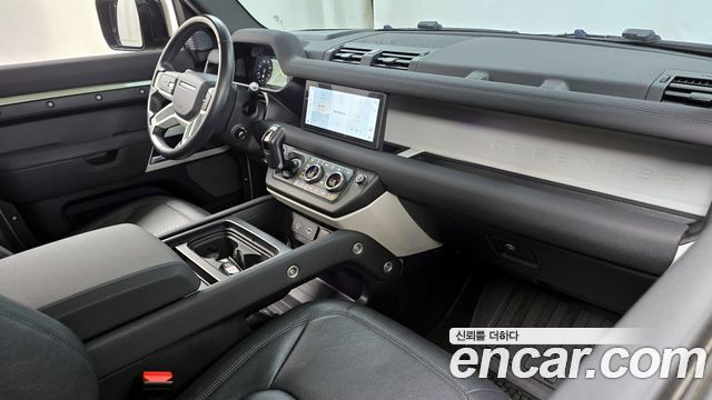 Land Rover Defender 90 D250 SE