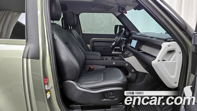 Land Rover Defender 90 D250 SE