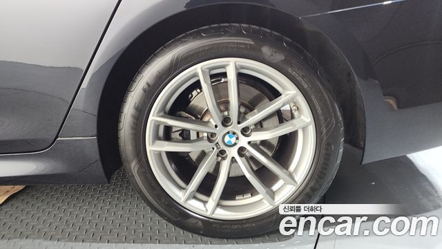 BMW 5-Series 520d xDrive M Sport Package Plus