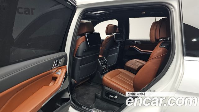 BMW X7 M50i 6STR