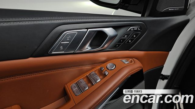 BMW X7 M50i 6STR