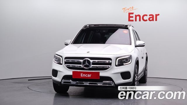Mercedes-Benz GLB-Class GLB220