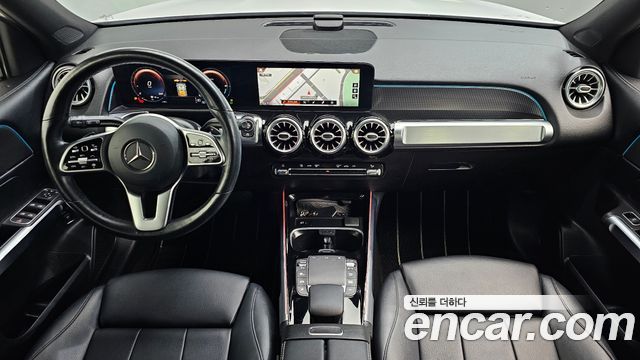 Mercedes-Benz GLB-Class GLB220
