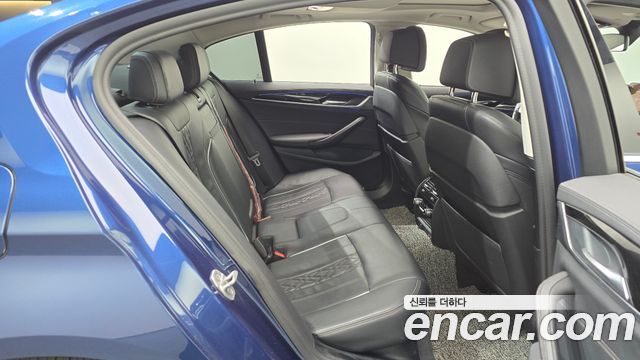 BMW 5-Series 523d xDrive Luxury
