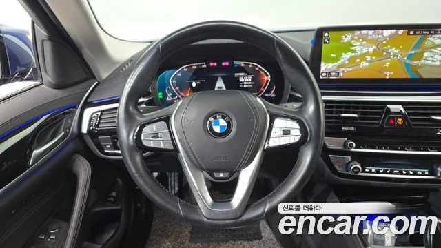 BMW 5-Series 523d xDrive Luxury