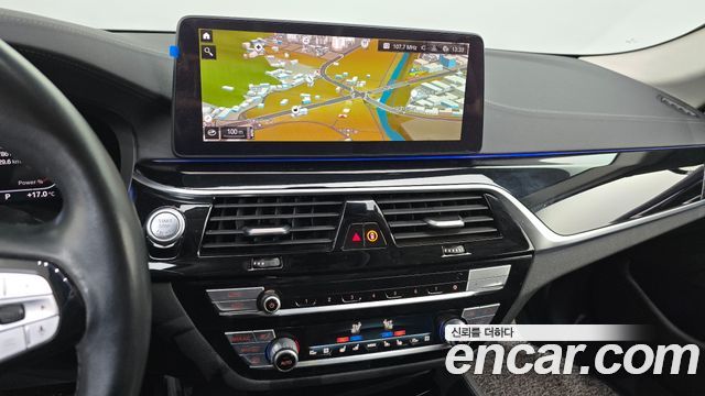 BMW 5-Series 523d xDrive Luxury