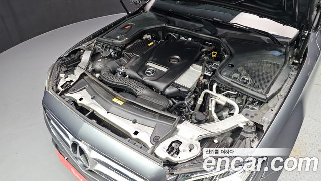 Mercedes-Benz E-Class E200 Avantgarde