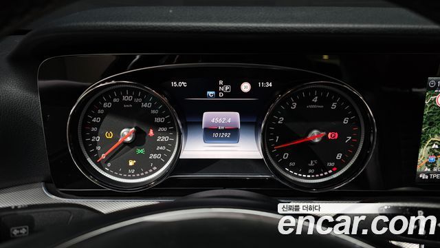 Mercedes-Benz E-Class E200 Avantgarde