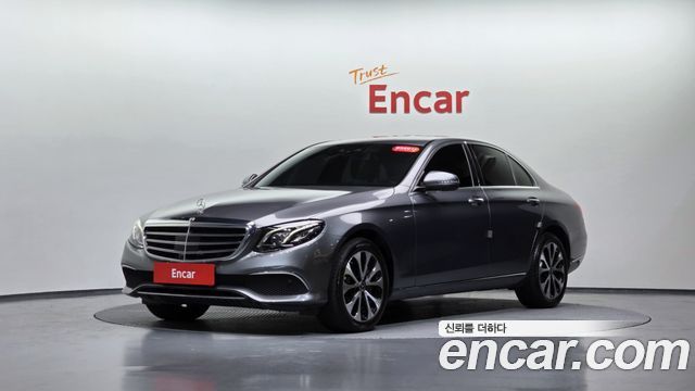 Mercedes-Benz E-Class E300 4MATIC Exclusive