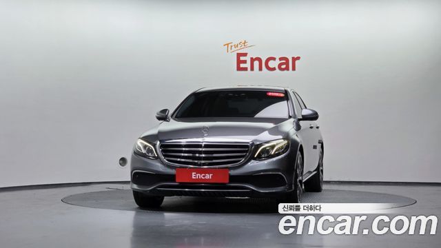 Mercedes-Benz E-Class E300 4MATIC Exclusive