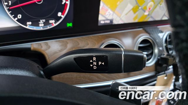 Mercedes-Benz E-Class E300 4MATIC Exclusive
