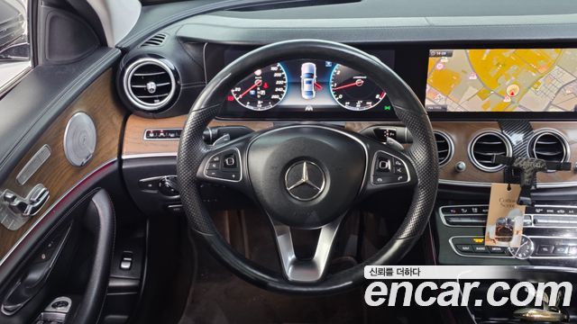 Mercedes-Benz E-Class E300 4MATIC Exclusive