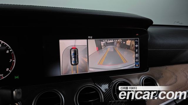 Mercedes-Benz E-Class E300 4MATIC Exclusive