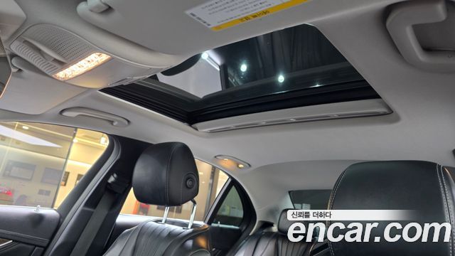 Mercedes-Benz E-Class E300 4MATIC Exclusive