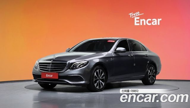Mercedes-Benz E-Class E300 4MATIC Exclusive