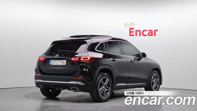 Mercedes-Benz GLA-Class GLA250 4MATIC