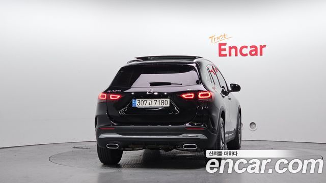 Mercedes-Benz GLA-Class GLA250 4MATIC