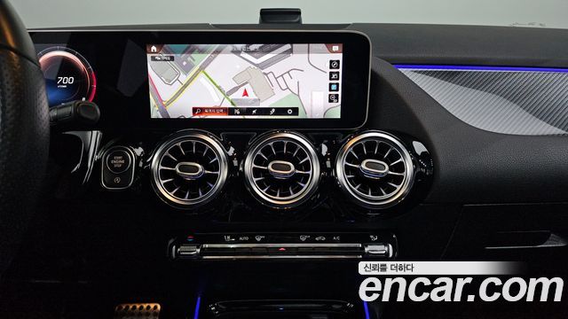 Mercedes-Benz GLA-Class GLA250 4MATIC