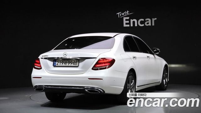 Mercedes-Benz E-Class E220d Avantgarde