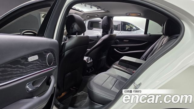 Mercedes-Benz E-Class E220d Avantgarde