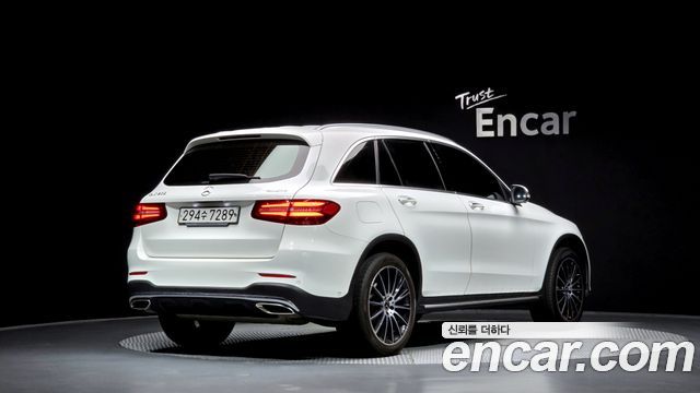 Mercedes-Benz GLC-Class GLC300 4MATIC AMG Line
