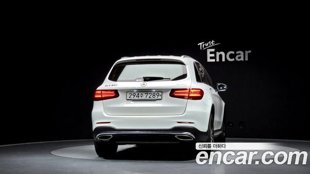 Mercedes-Benz GLC-Class GLC300 4MATIC AMG Line