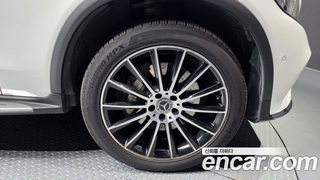 Mercedes-Benz GLC-Class GLC300 4MATIC AMG Line